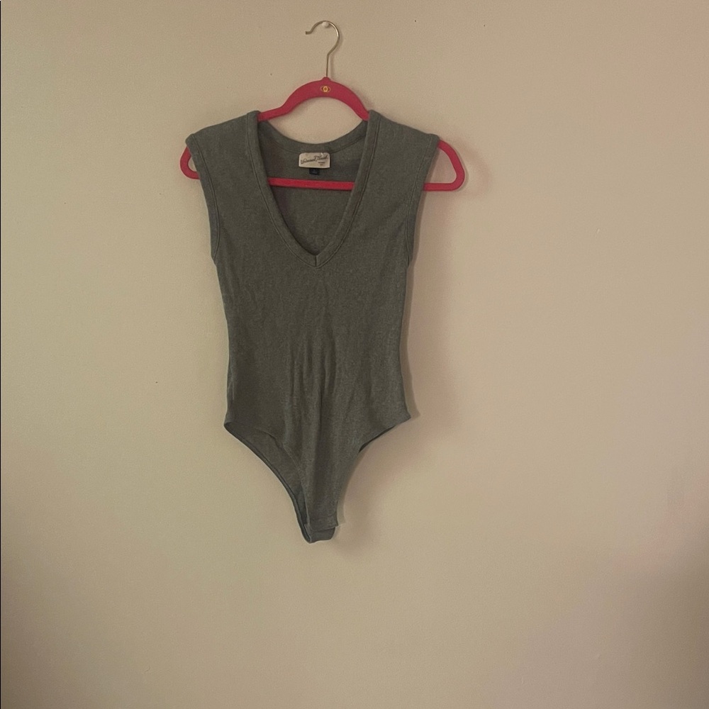 Universal Thread Heather Gray V-Neck Top